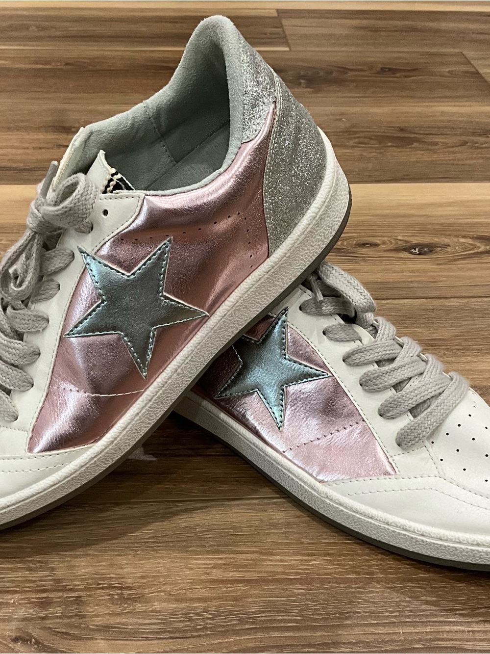 Women’s Shu Shop Pink Metallic Star Silver Sneakers with Silver Accents Sz 10